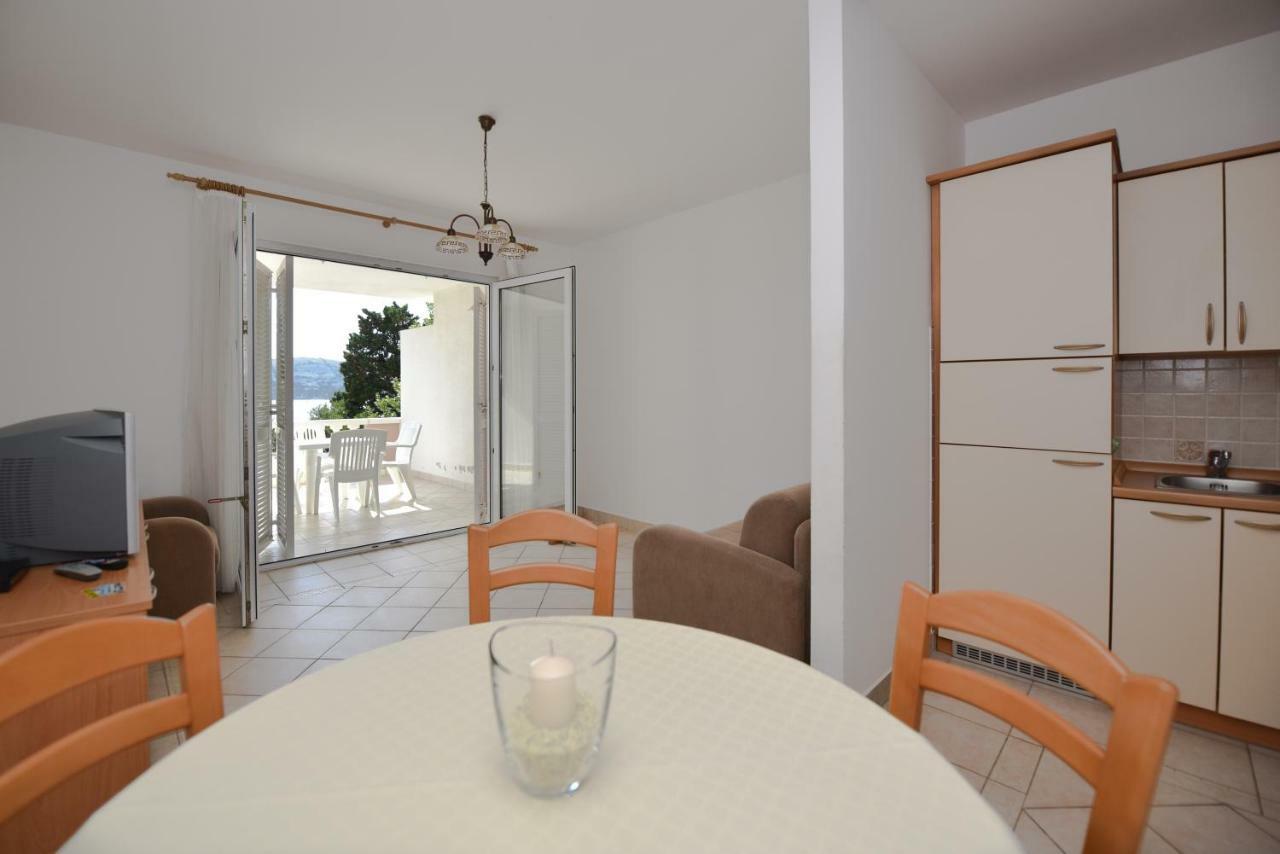 Milka Appartements Stara Novalja Exterior photo