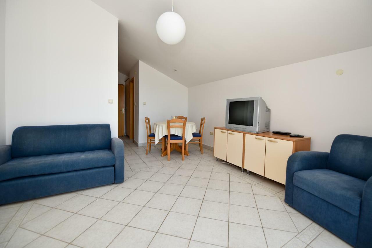Milka Appartements Stara Novalja Exterior photo